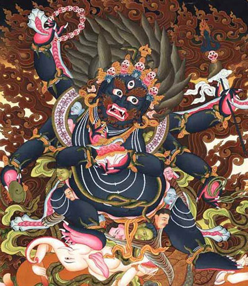 Mahakala, le dieu protecteur du dharma : pour le protéger, il tue ses enemis dont les têtes pendent à sa ceinture