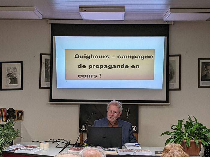 Albert Ettinger lors de sa conférence à Liège le 30 mars