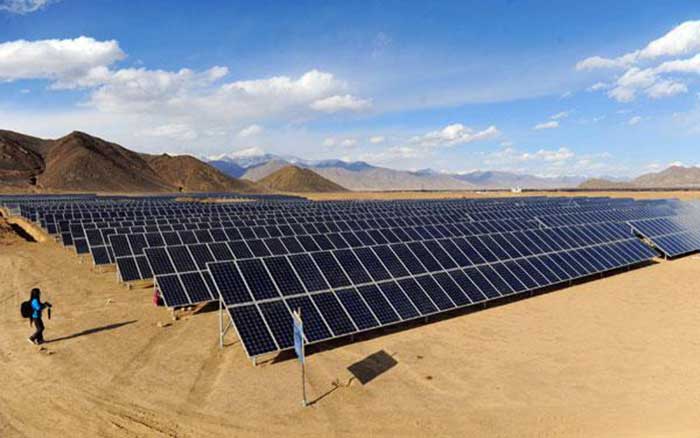 Centrale photovoltaïque dans le N'gari (ouest du Xizang-Tibet) Centrale photovoltaïque dans le N'gari (ouest du Xizang-Tibet)