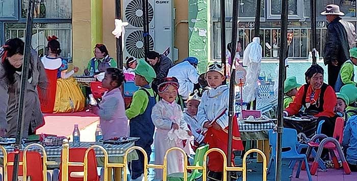 L'école maternelle, le jour de la « fête des enfants »