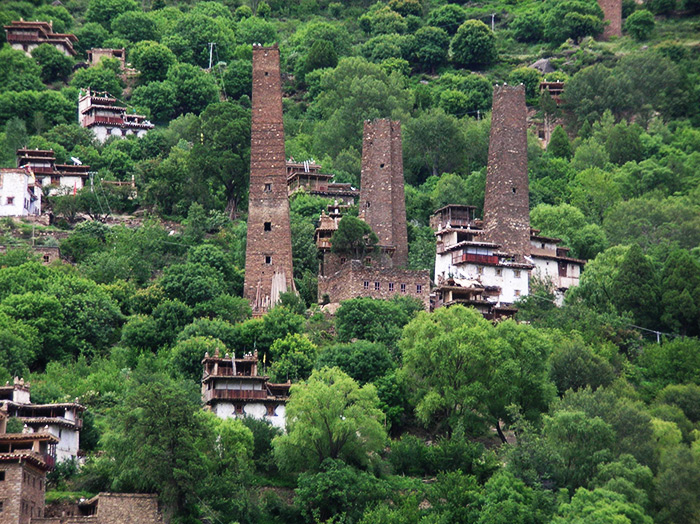 Tours de pierre à Danba en 2007