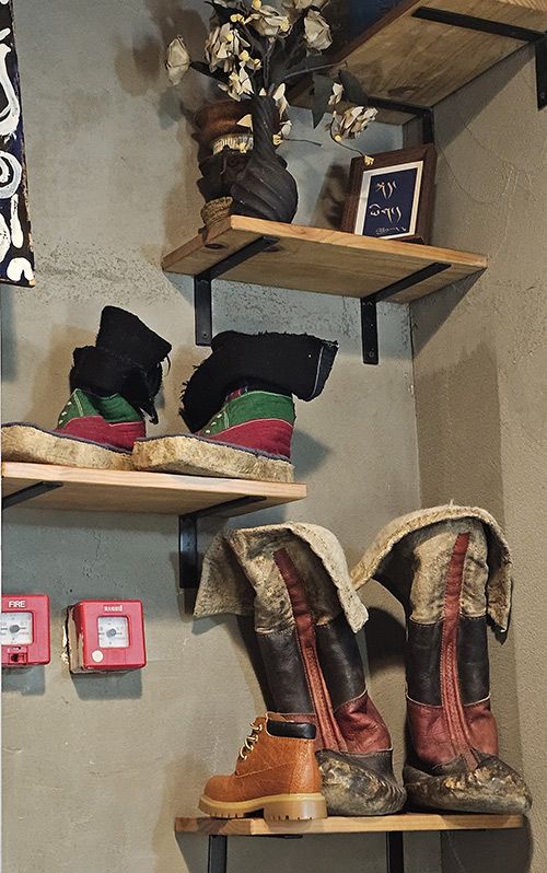 dans la boutique de LhaYak à Lhassa