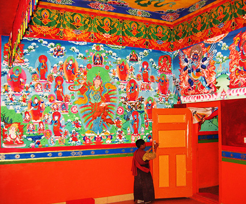 Un enfant-moine dans un monastère du Qinghai (2005)