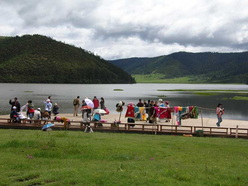réserve naturelle près de Zhnogdian exploitée par les villageois (photo JPDes., 2007) réserve naturelle près de Zhnogdian exploitée par les villageois (photo JPDes., 2007)