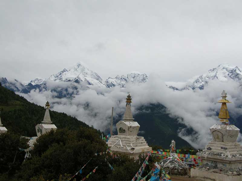 Glaciers du mont Meili au nord du Sichuan (photo JPDes., 2007) Glaciers du mont Meili au nord du Sichuan (photo JPDes., 2007)