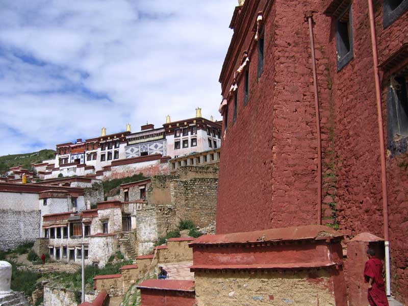 Monastère de Ganden (photo JPDes. 2005)