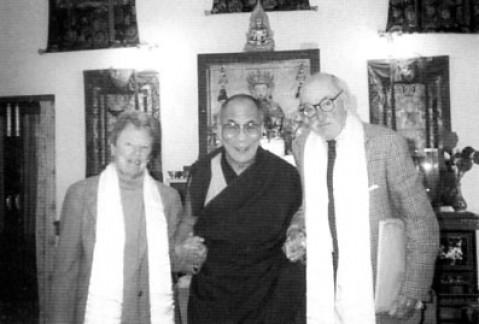  Rencontre avec Kenneth Knaus, ancien agent de la CIA : le dalai-lama ne cache plus ces contacts longtemps  déniés 