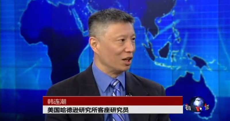 Han Lianchao parlant sur Voice of America (la 