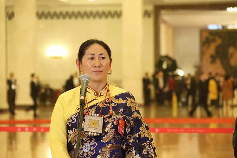 La gynécologue tibétaine Tsering Paldron à Pékin, lors de son interview (Source : China Tibet Online)