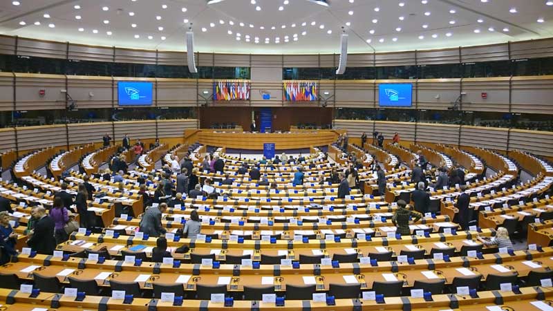 Hémicycle du PE à Bruxelles (Source : Wikimédia commons)