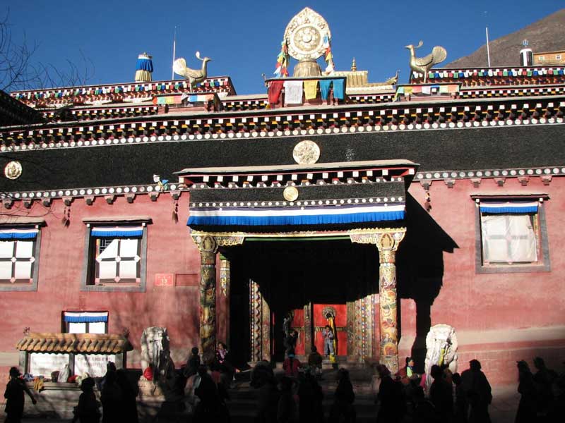 Le monastère de Dergué Parkhang (commons.wikimedia.org) Le monastère de Dergué Parkhang (commons.wikimedia.org)
