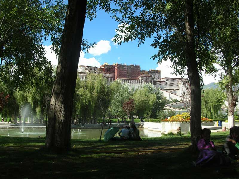 Lhassa, capitale verte (photo JPDes. 2009)