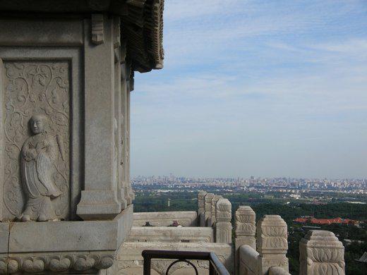 vue sur Pékin du haut d’une pagode de Zhao Miao (photo JPDes. 2009) vue sur Pékin du haut d’une pagode de Zhao Miao (photo JPDes. 2009)