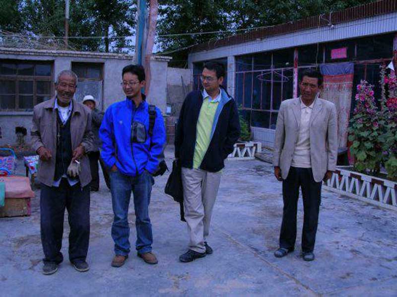 Un agriculteur tibétain, avec une famille nombreuse, et qui s’en est bien sorti (JPD 2007) Un agriculteur tibétain, avec une famille nombreuse, et qui s’en est bien sorti (JPD 2007)