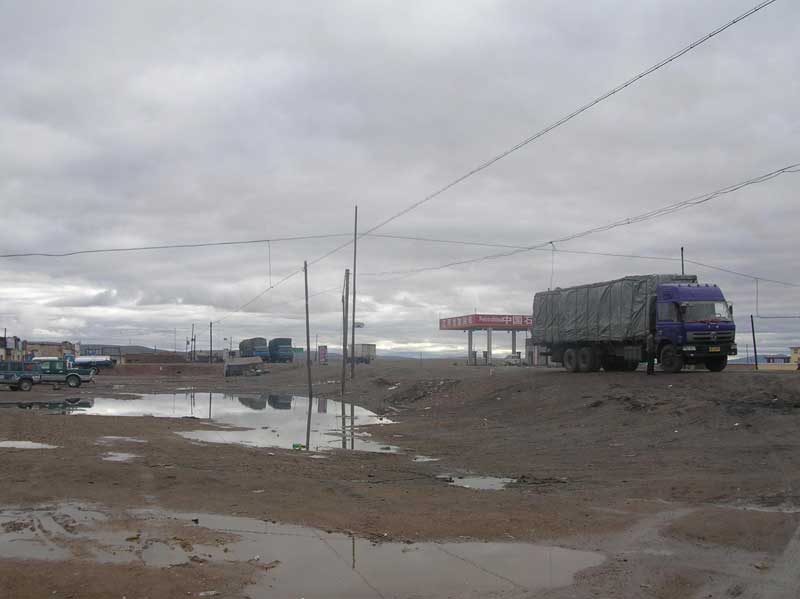 Trafic sur la grand-route Golmud-Lhassa (JPD 2007) Trafic sur la grand-route Golmud-Lhassa (JPD 2007)